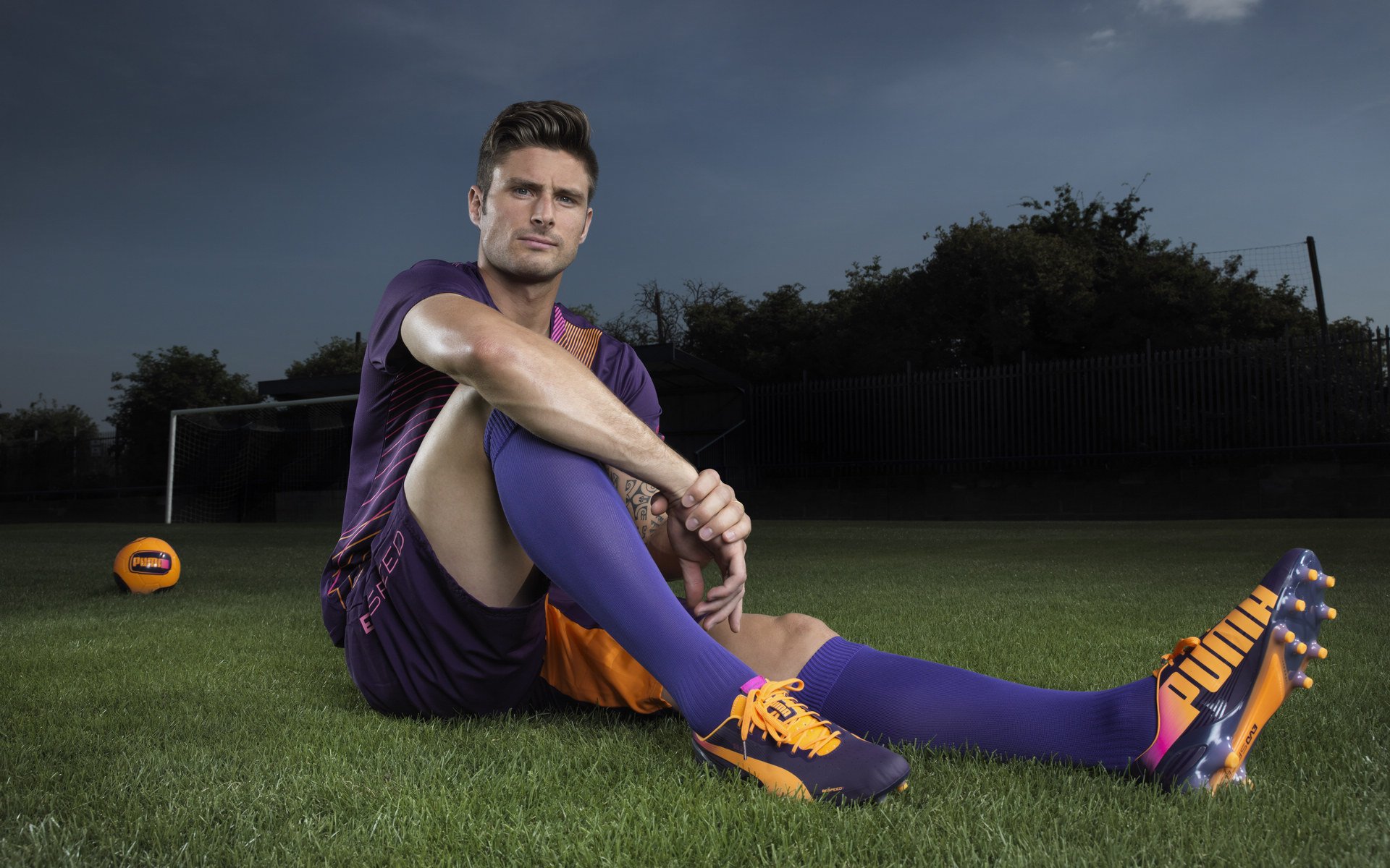 男子国家队尝试分组战术演练提高临场适应力