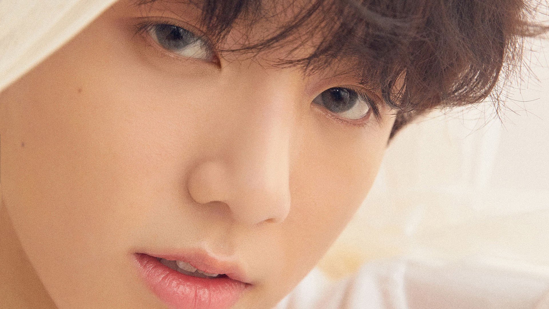 在2015年季后赛火热的“水花”模式中,库里场均命中率高达45%以上,成为联盟最强远射手